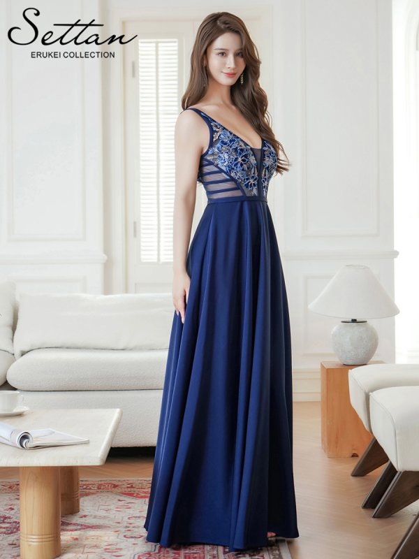 ネイビー モデル:Aoli 身長:162cm:7号(Sサイズ)