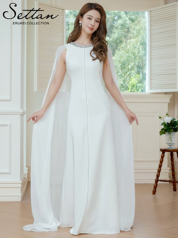 ホワイト モデル：Aoli　身長：162cm 着用サイズ：7号(Sサイズ)