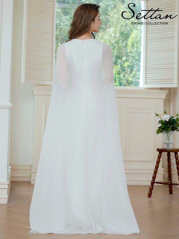 ホワイト モデル：Aoli　身長：162cm 着用サイズ：7号(Sサイズ)