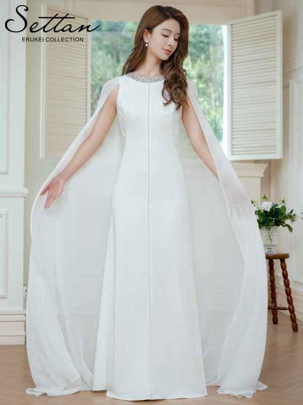 ホワイト モデル：Aoli　身長：162cm 着用サイズ：7号(Sサイズ)