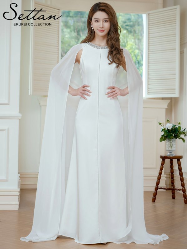 ホワイト モデル：Aoli　身長：162cm 着用サイズ：7号(Sサイズ)