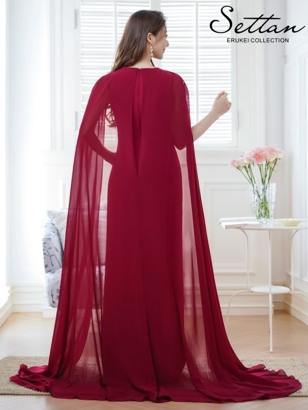 ワインレッド モデル：Qiqi　身長：160cm　着用サイズ：7号(Sサイズ)