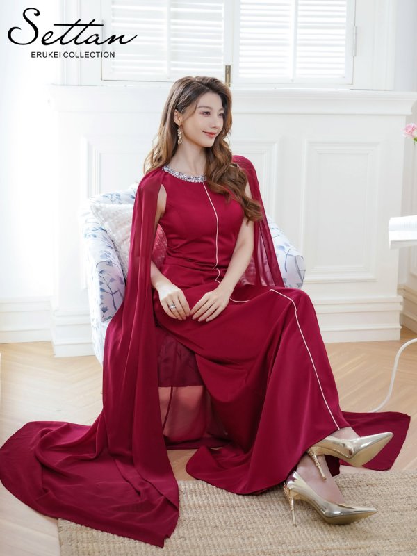 ワインレッド モデル：Qiqi　身長：160cm　着用サイズ：7号(Sサイズ)