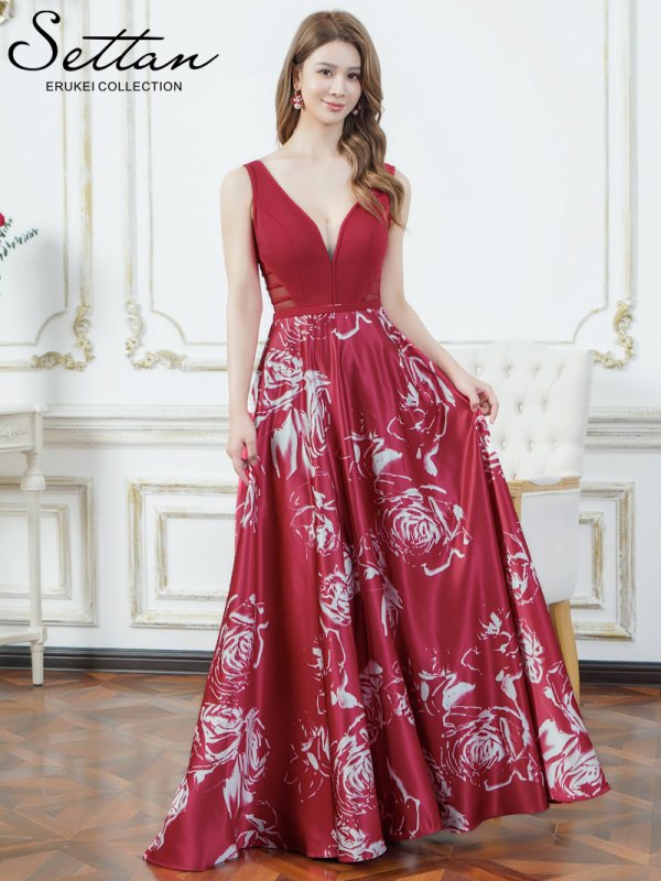 ワインレッド×ホワイト　モデル：Aoli　身長：162cm 着用サイズ：7号(Sサイズ)