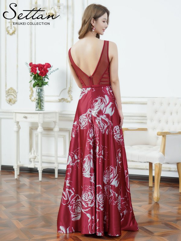 ワインレッド×ホワイト　モデル：Aoli　身長：162cm 着用サイズ：7号(Sサイズ)