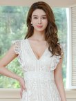 ホワイト　モデル：Aoli　身長：162cm　着用サイズ：7号(Sサイズ)