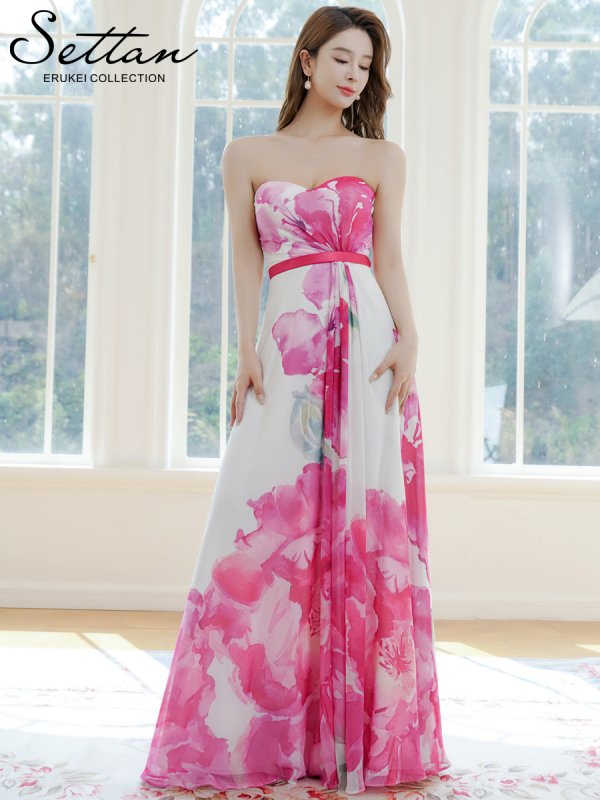 ホワイト×ピンク モデル:Aoli 身長:162cm 着用サイズ:7号(Sサイズ)