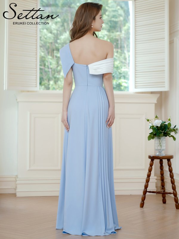 ブルーｘホワイト　モデル：Aoli　身長：162cm　着用サイズ：7号(Sサイズ)