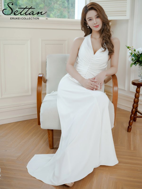 ホワイト　モデル：Aoli　身長：162cm　着用サイズ：7号(Sサイズ)