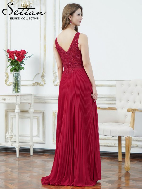 レッド　モデル：Aoli　身長：162cm 着用サイズ：7号(Sサイズ)