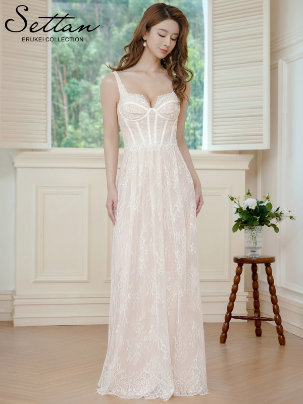 ホワイト　モデル：Aoli　身長：162cm　着用サイズ：7号(Sサイズ)