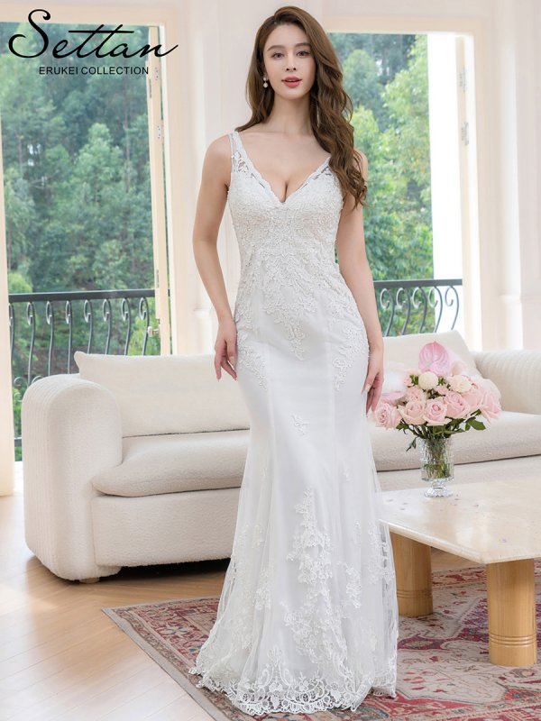 ホワイト モデル：Aoli　身長：162cm 着用サイズ：7号(Sサイズ)