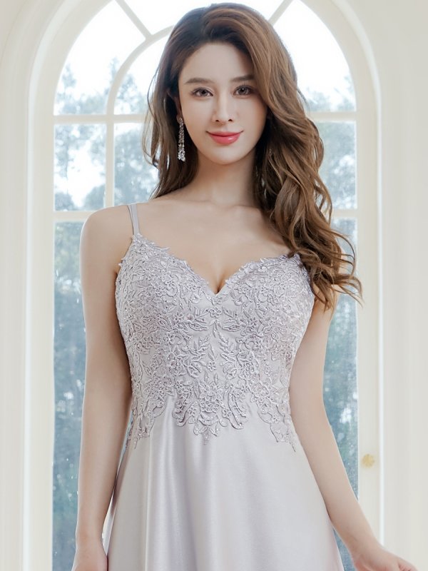 シルバー モデル：Aoli　身長：162cm 着用サイズ：7号(Sサイズ)