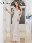ホワイトxベージュ モデル：Aoli　身長：162cm 着用サイズ：7号(Sサイズ)