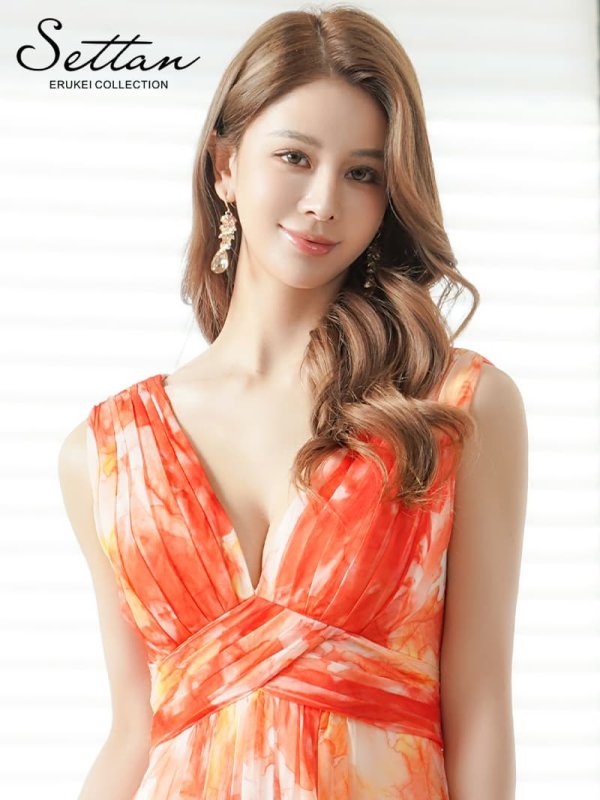 オレンジ　モデル：Aoli　身長：162cm　着用サイズ：7号(Sサイズ)