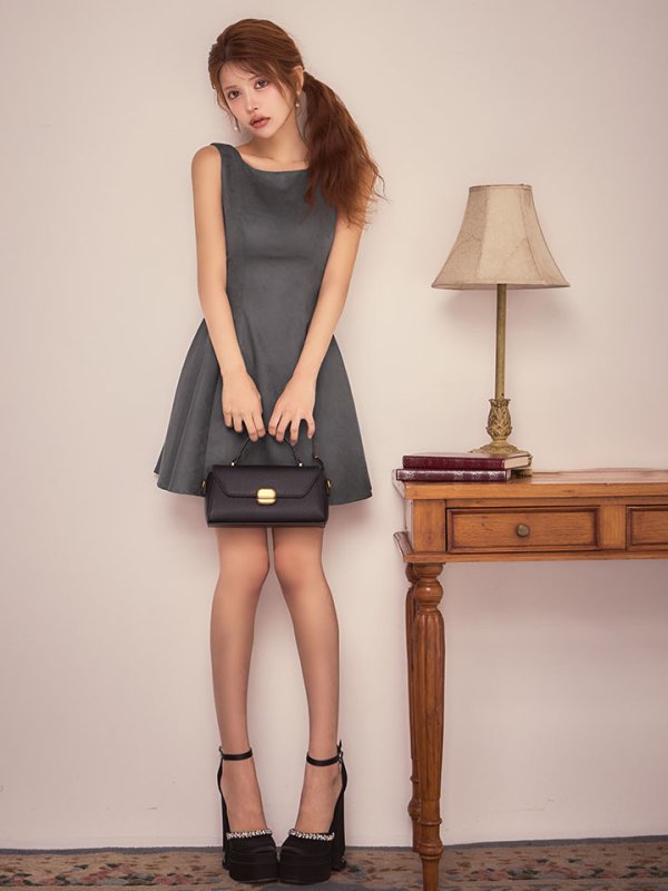 グレー モデル：まりん　身長：163cm　着用サイズ：Sサイズ