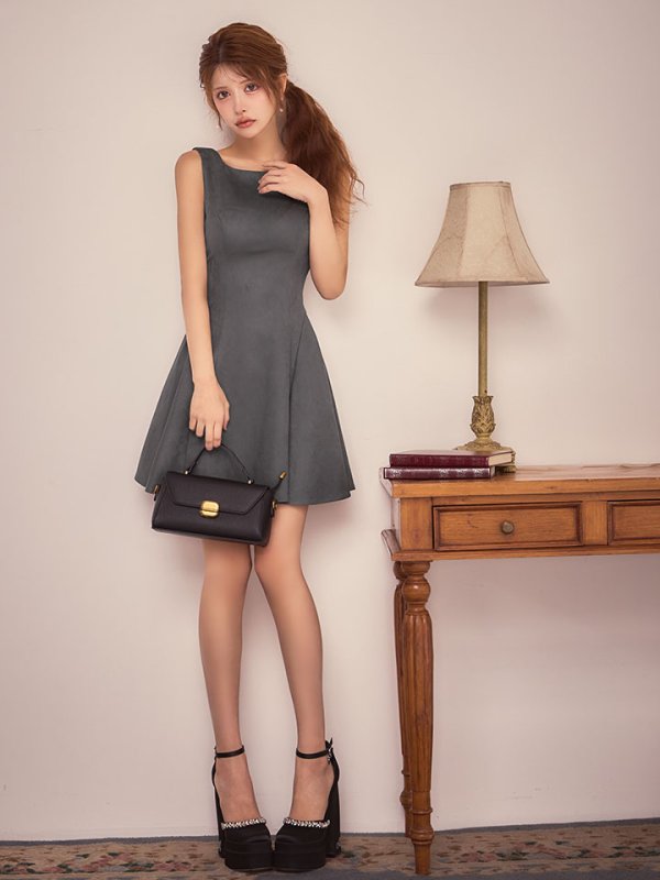 グレー モデル：まりん　身長：163cm　着用サイズ：Sサイズ