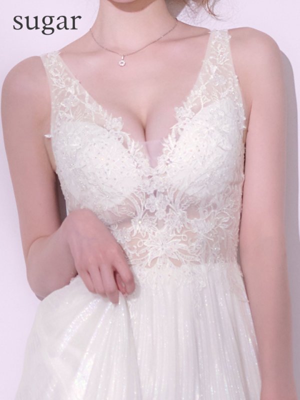 ホワイト モデル：ゆめ　身長：160cm　着用サイズ：7号(Sサイズ)