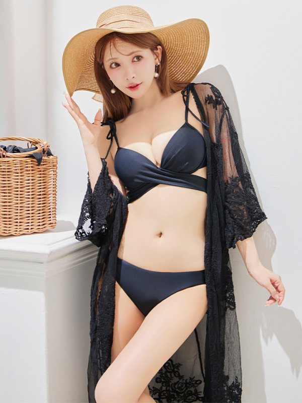 モデル：三上悠亜　身長：159cm　着用サイズ：Sサイズ