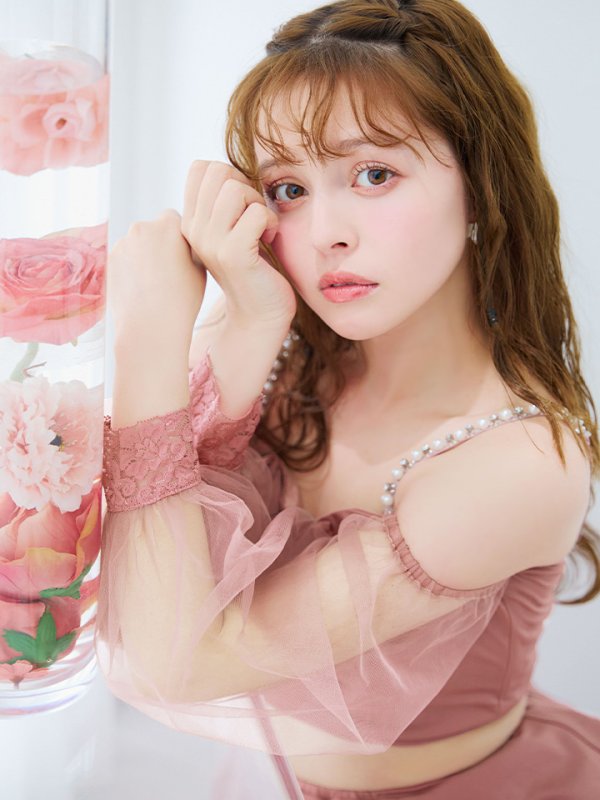 モデル：加藤ナナ　身長：160cm　着用サイズ：Sサイズ