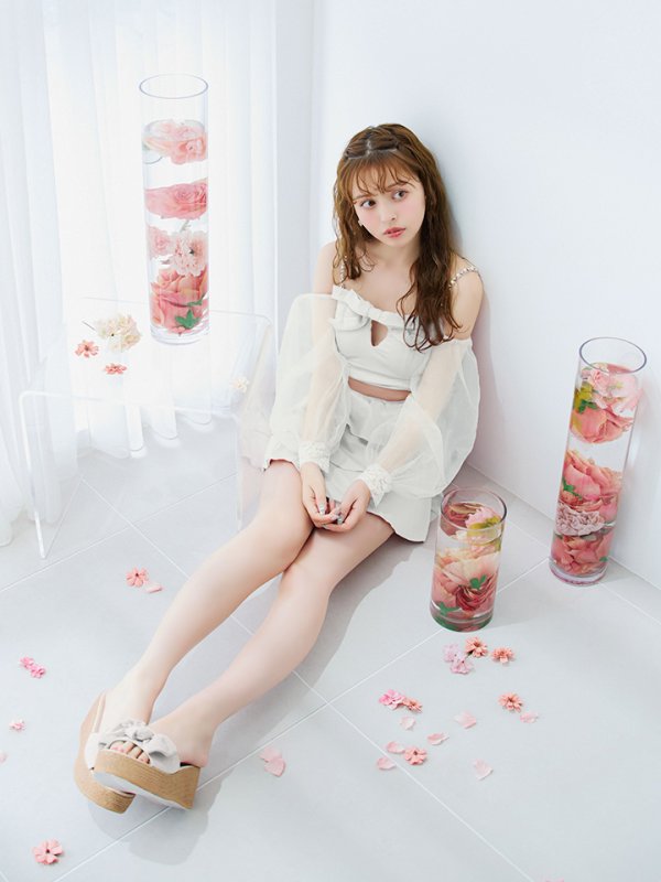 モデル：加藤ナナ　身長：160cm　着用サイズ：Sサイズ