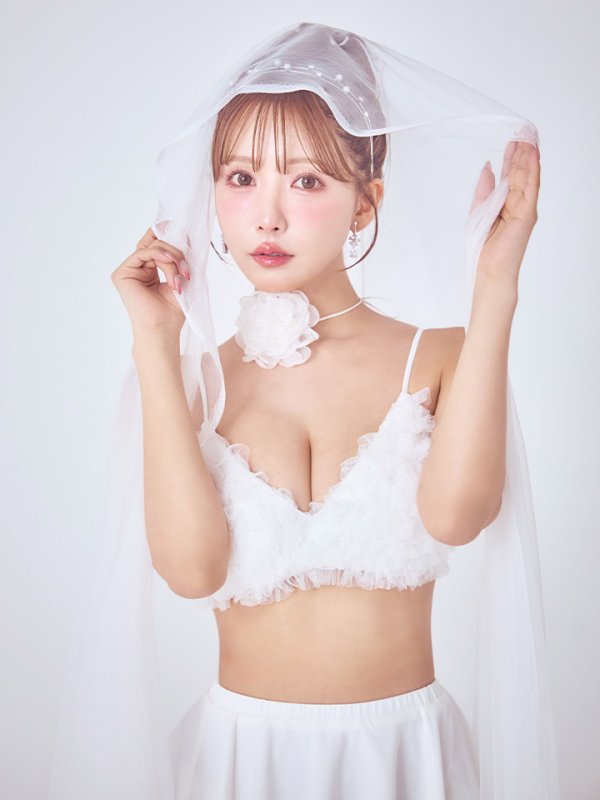 モデル：三上悠亜　身長：159cm　着用サイズ：Sサイズ