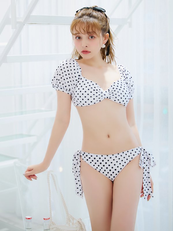 モデル：加藤ナナ　身長：160cm　着用サイズ：Sサイズ