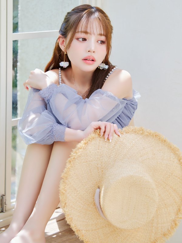 モデル:加藤ナナ 身長:160cm 着用サイズ:Sサイズ