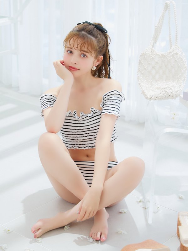 モデル：吉木千沙都 身長：158cm 着用サイズ：Sサイズ