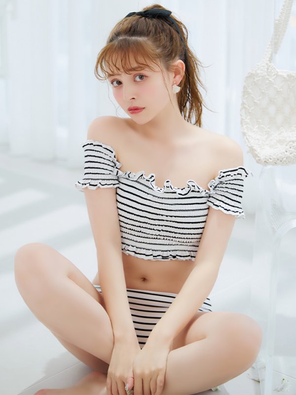 モデル：吉木千沙都 身長：158cm 着用サイズ：Sサイズ