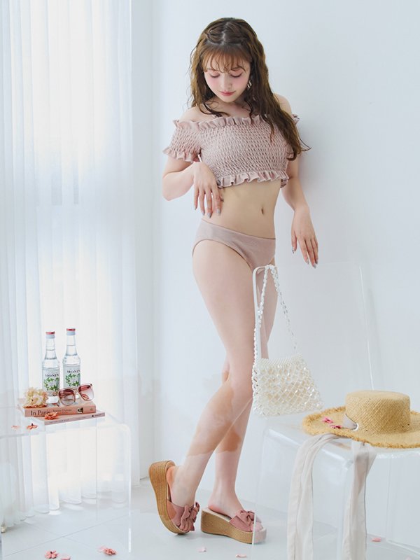 モデル：吉木千沙都 身長：158cm 着用サイズ：Sサイズ