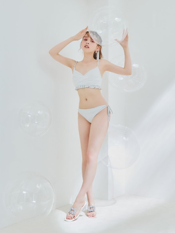 モデル：加藤ナナ　身長：160cm　着用サイズ：Sサイズ