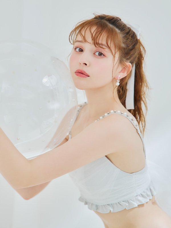 モデル：加藤ナナ　身長：160cm　着用サイズ：Sサイズ