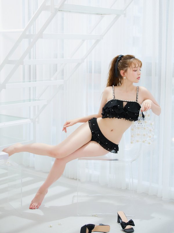 モデル:加藤ナナ 身長:160cm 着用サイズ:Sサイズ