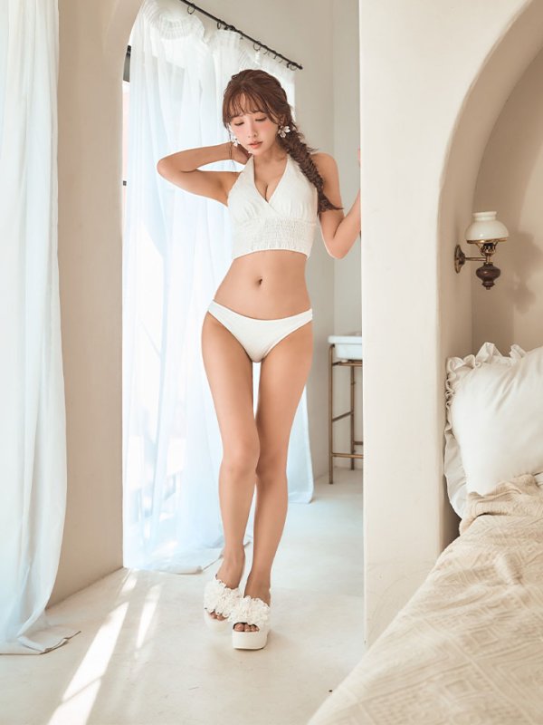 モデル：三上悠亜　身長：159cm　着用サイズ：Sサイズ