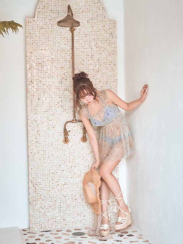 ブルー　モデル:三上悠亜 身長:159cm 着用サイズ:Sサイズ