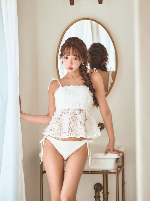 アイボリー　モデル：三上悠亜　身長：159cm　着用サイズ：Sサイズ