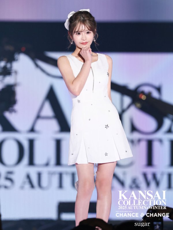 画像1: 【大橋まりん/関西コレクション着用】XSサイズあり【ROBE de FLEURS/ローブドフルール】バストジップ/ ノースリーブ/ ビジュー/ ミニドレス/ キャバドレス[OF08] (1)