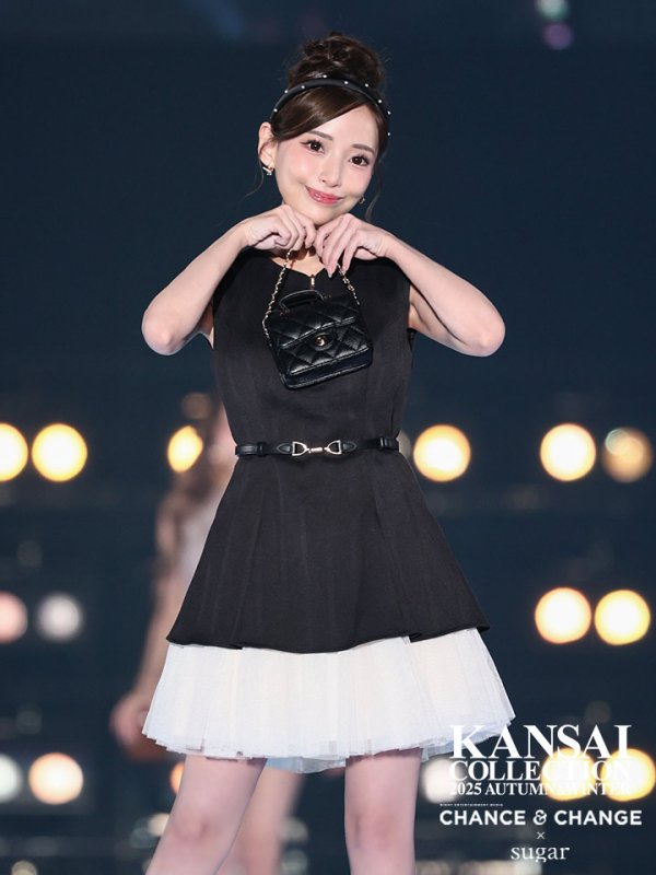 ブラック×アイボリー　モデル：みあ　身長：147cm　着用サイズ：Sサイズ