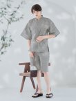 画像2: 【即日発送】【メンズ甚平】グレー地に縞模様甚平【甚平・下駄セット】[YMT] (2)
