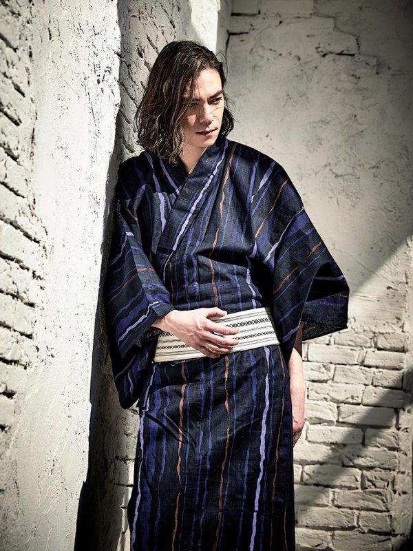 画像2: 【即日発送】【メンズ浴衣】ストライプ柄浴衣【浴衣３点セット 浴衣/帯/下駄】[YMT] (2)