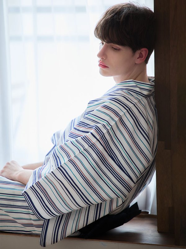 画像2: 【即日発送】【メンズ浴衣】白地にスタイリッシュなストライプ紳士浴衣【浴衣３点セット 浴衣/帯/下駄】[YMT] (2)