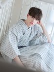画像2: 【即日発送】【メンズ浴衣】清涼感あふれるしじら織ストライプ紳士浴衣【浴衣・帯・下駄セット】（OBI-MS-001-ok-3-GY）[YMT] (2)