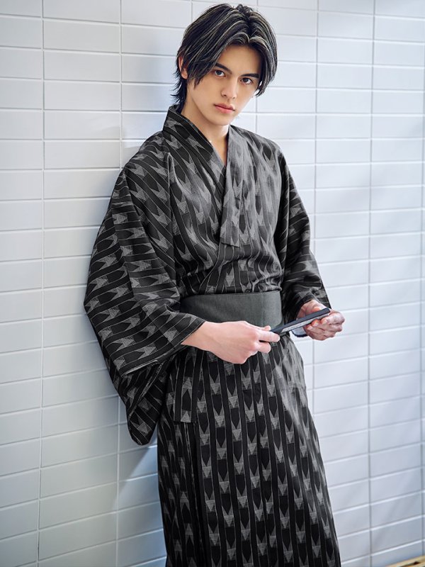 画像2: 【即日発送】ブラック矢羽線画紳士浴衣【浴衣３点セット 浴衣/帯/下駄】[YMT] (2)