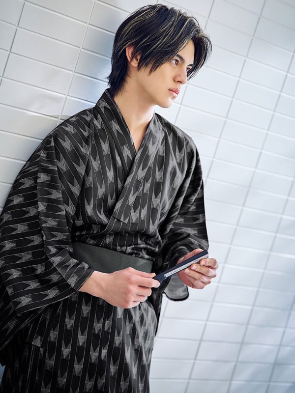 画像8: 【即日発送】ブラック矢羽線画紳士浴衣【浴衣３点セット 浴衣/帯/下駄】[YMT] (8)