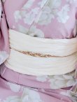 画像3: 【浴衣セール】【浴衣】大胆な牡丹が咲き誇るピンク地浴衣 OBI-siwa-200-kj-13-OW / HIMO-900-yn-8-P / YA-950-kn-P / HEKO-800-sb-4-P / GETA-02-ok-5-P [YMT] (3)