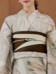 画像18: 【浴衣セール】【即日発送】ヘルシーリーフ柄ベージュ浴衣【浴衣３点セット 浴衣/帯/下駄】OBI-hira-100-ok-2-BRxBE / HIMO-900-yn-7-MOC / HEKO-800-sb-3-BR / YA-1081-kj-BR / YA-1081-kj-P / GETA-01-kj-5-MOC/ [YMT] (18)