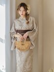 画像9: ニュアンスフラワーベージュ浴衣【浴衣３点セット 浴衣/帯/下駄】OBI-siwa-200-kj-9-BR / HIMO-900-yn-7-MOC / HEKO-800-sb-3-BR / YA-577-kj-W / GETA-01-kj-5-MOC/  [YMT] (9)