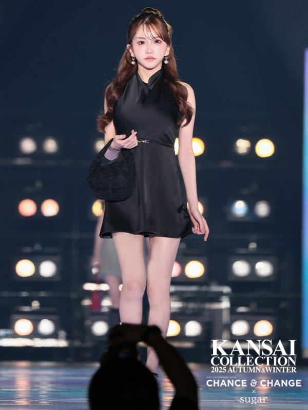 画像2: 【りの/関西コレクション着用】XSサイズあり【DEA./ディア】サテン/ ドレープ/ ホルターネック/ ベルト/ミニドレス/ キャバドレス[OF08]【一部予約商品/2月上旬発送予定】 (2)