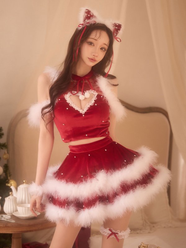 レッド　モデル：真優川咲　身長：158cm　着用サイズ：Sサイズ